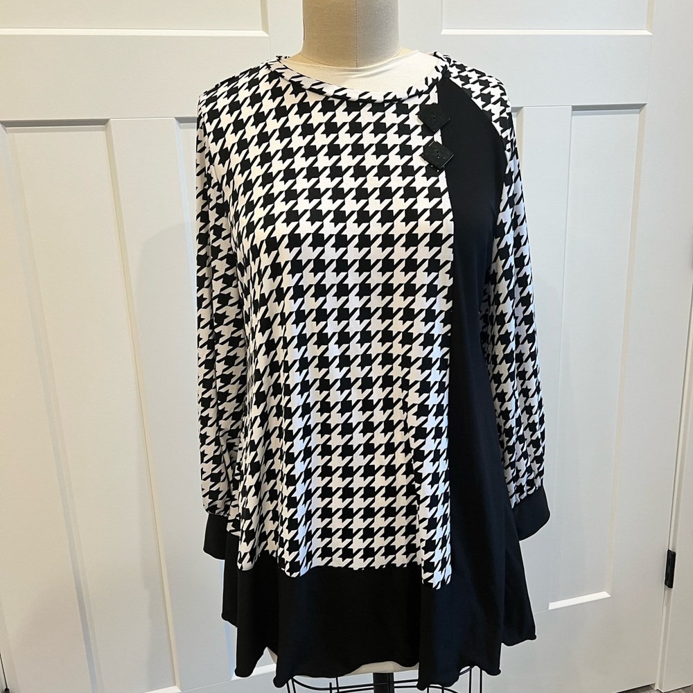 Elegant Black and White Houndstooth Women's Tunic